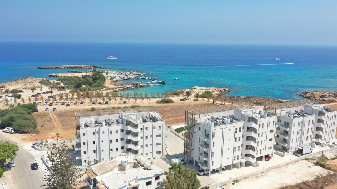 Emerald Suites Протарас Екстериор снимка