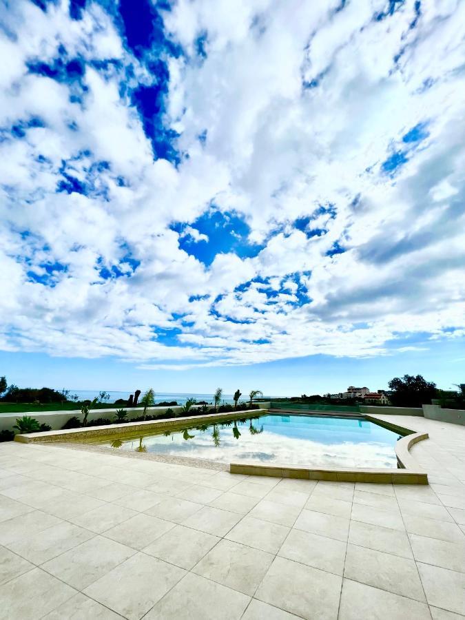 Emerald Suites Протарас Екстериор снимка