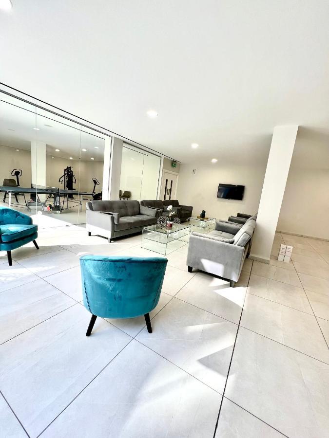 Emerald Suites Протарас Екстериор снимка