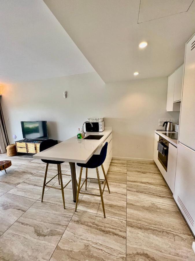 Emerald Suites Протарас Екстериор снимка