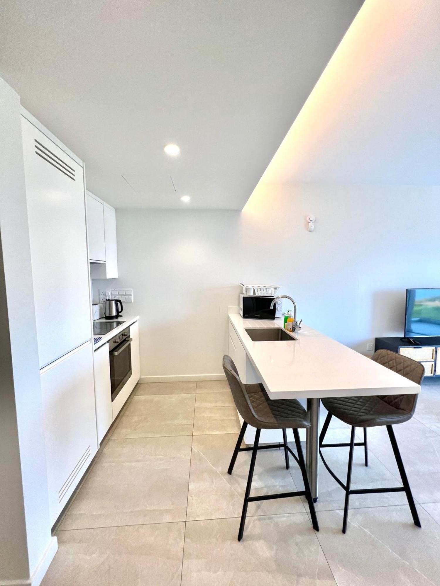 Emerald Suites Протарас Стая снимка