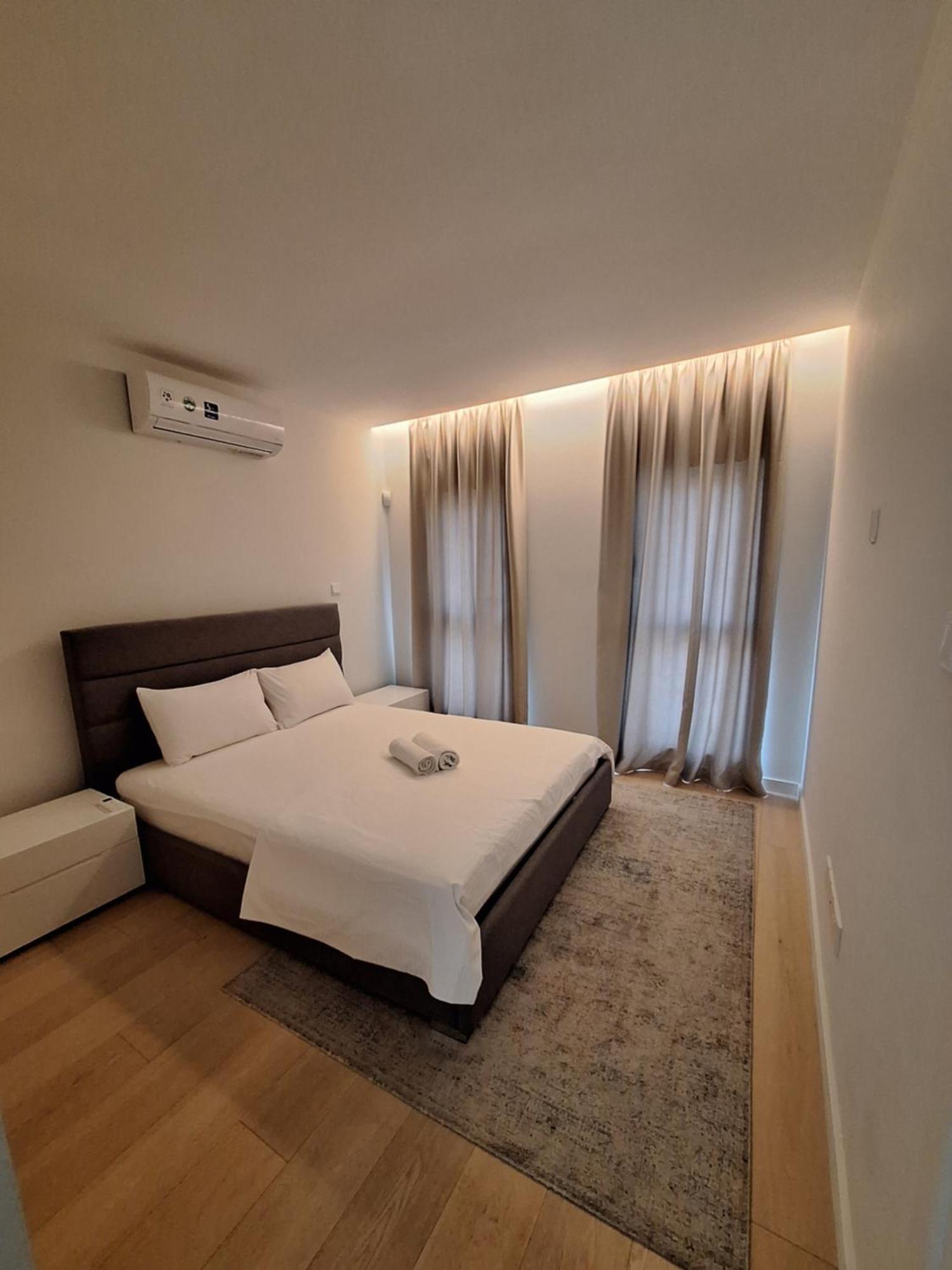 Emerald Suites Протарас Екстериор снимка